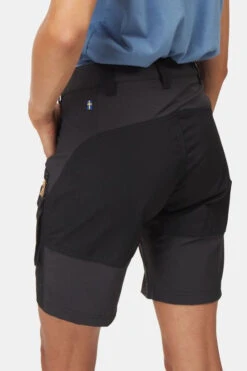 FJÄLLRÄVEN Nikka Curved Shorts Dames -Gore Hardloopbroeken Winkle 2009006206742 017 nl